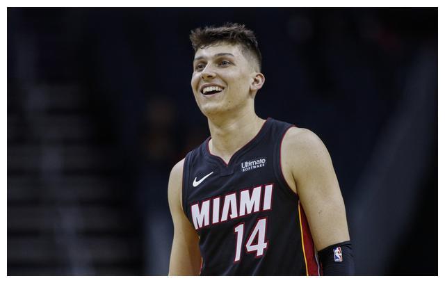 他在球场上 他在球场上