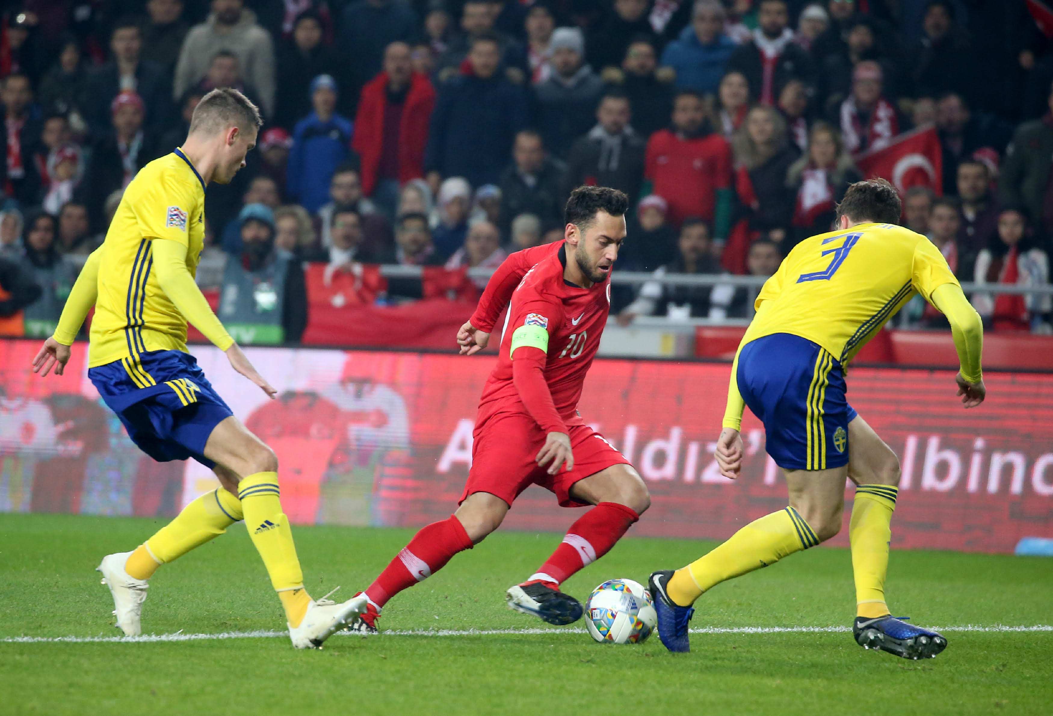 还凸显了斯 还凸显了斯