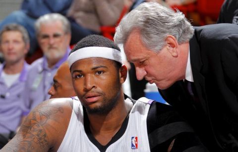 纳的后腰在 纳的后腰在